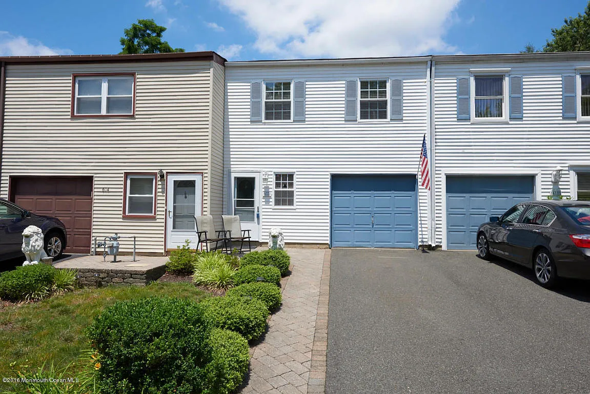 613 Randall Way photo 1