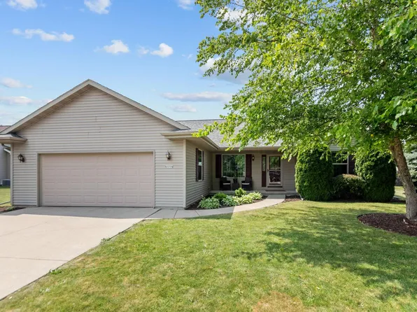 N1779 Swanee Cir, Greenville, WI 54942