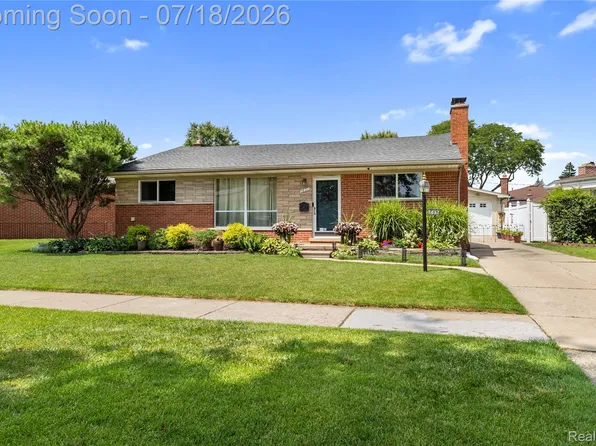 7837 Hugh St, Westland, MI 48185