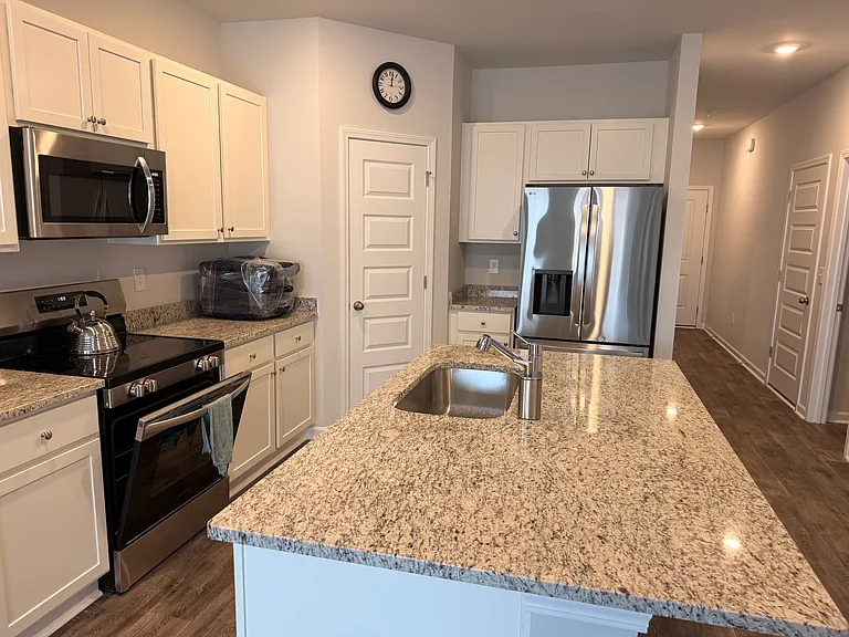 142 Talladega Dr — Photo 9