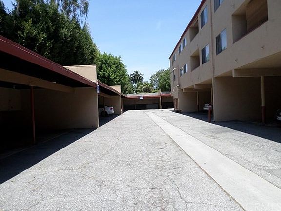 3rd image of 855 Victor Ave APT 302