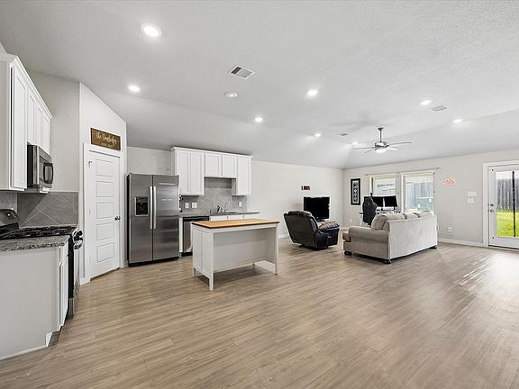 3rd image of 249 Rustic Ridge Cir