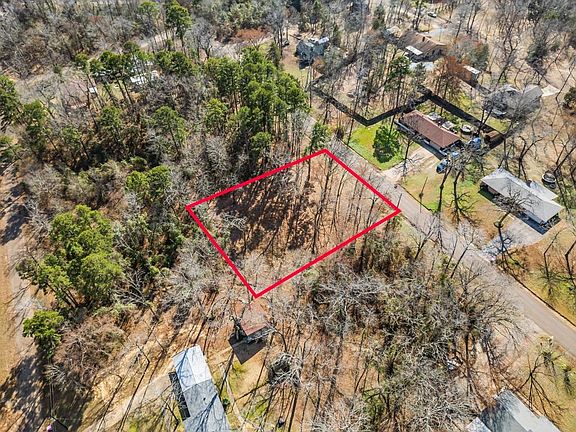3rd image of Parkwood Dr