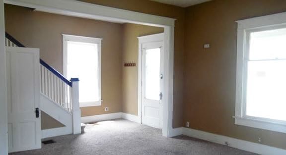 3rd image of 165 W Hendricks St
