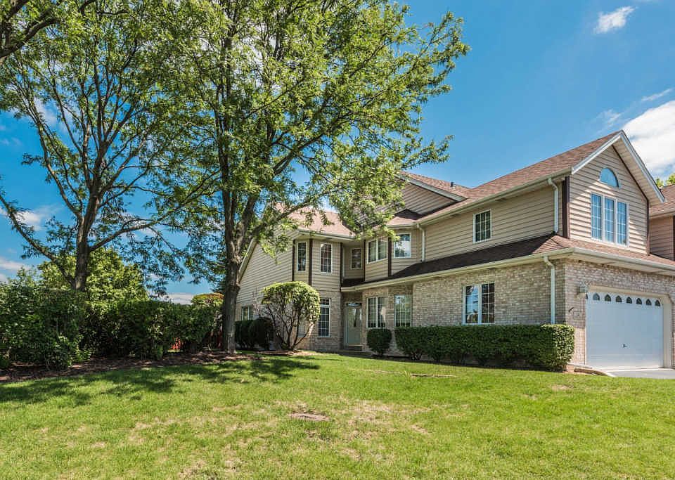 1st image of 14 Moorings Dr