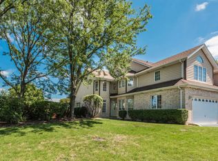 14 Moorings Dr, Chicago, IL 60463