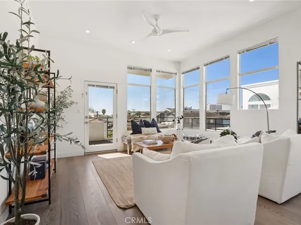 647 1st Pl, Hermosa Beach, CA 90254