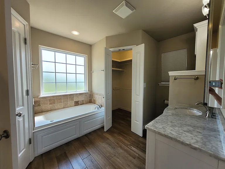 4042 Rosewood Pl — Photo 16