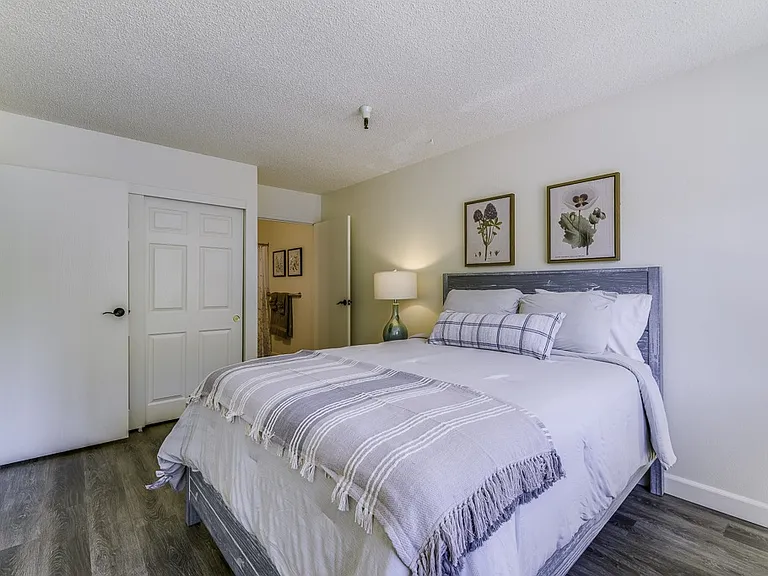 Auburn Ravine Terrace - 55+ Active Adult Apartments — Photo 6