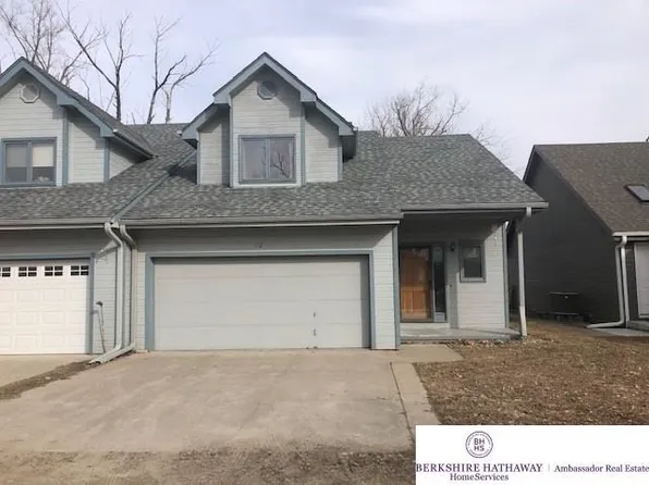 19911 Robinhood Ln, Plattsmouth, NE 68048