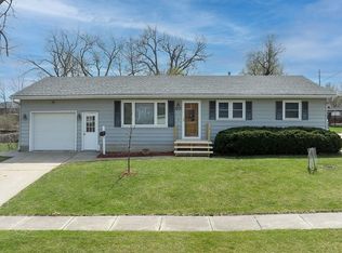 3217 Iris Ave NW, Cedar Rapids, IA 52405