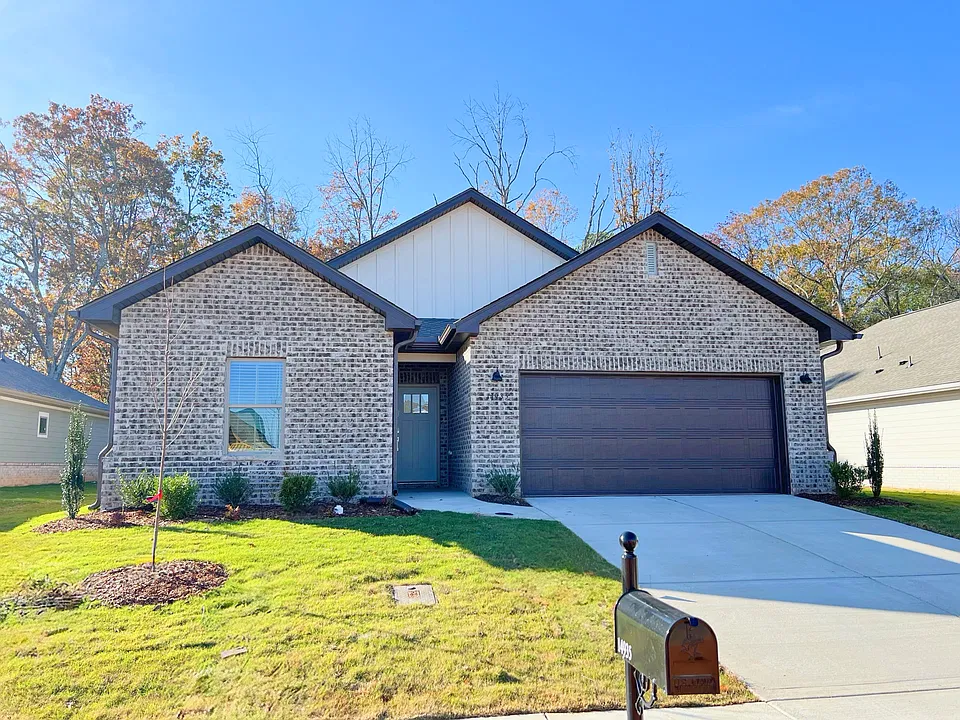 14935 Greenleaf Dr