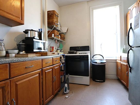 5th image of 682 Saint Johns Pl #3F