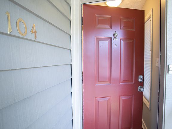 4th image of 104 Country Park Dr SE