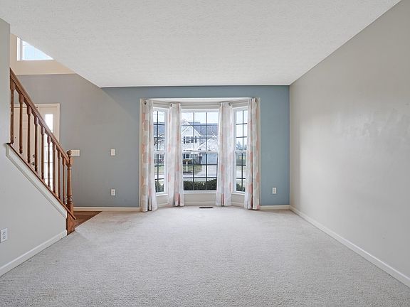 4th image of 5522 Larkshire Ct