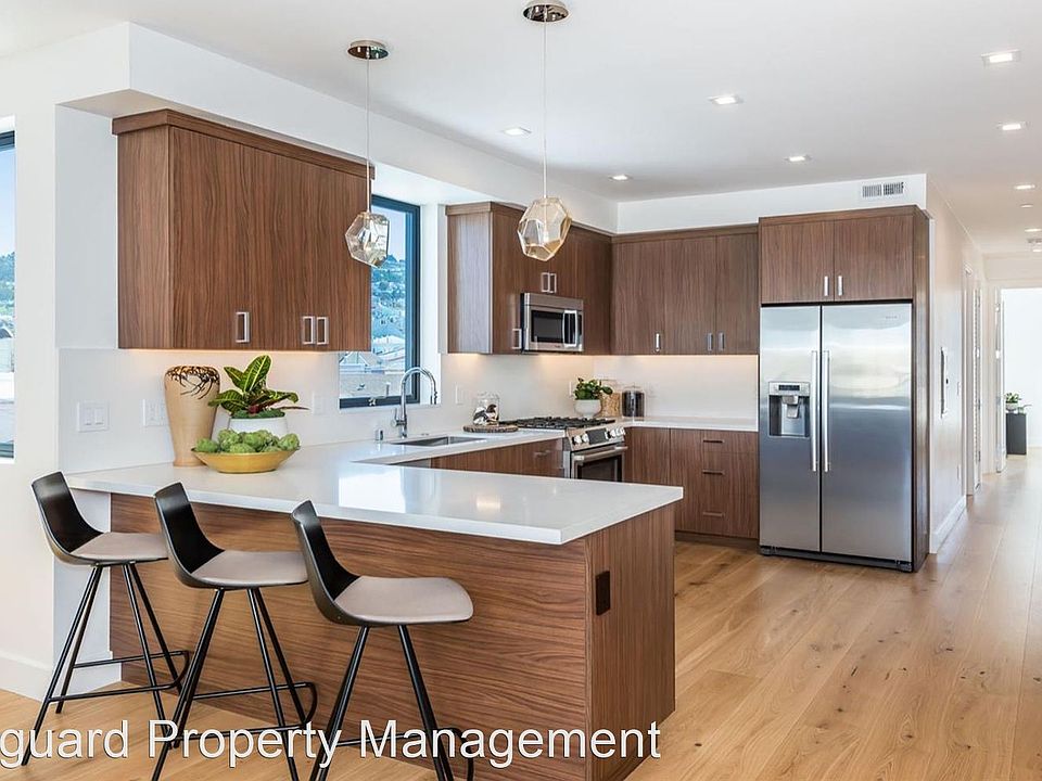 1st image of 974 Geneva Ave #2