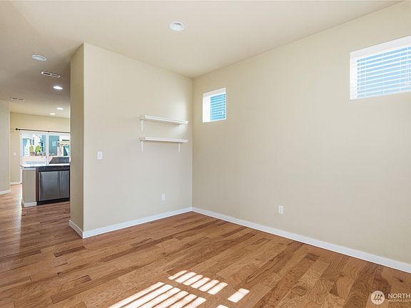 4th image of 5204 54th Avenue SE