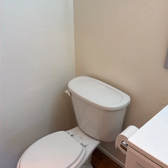 College Ave Apts. — Photo 43