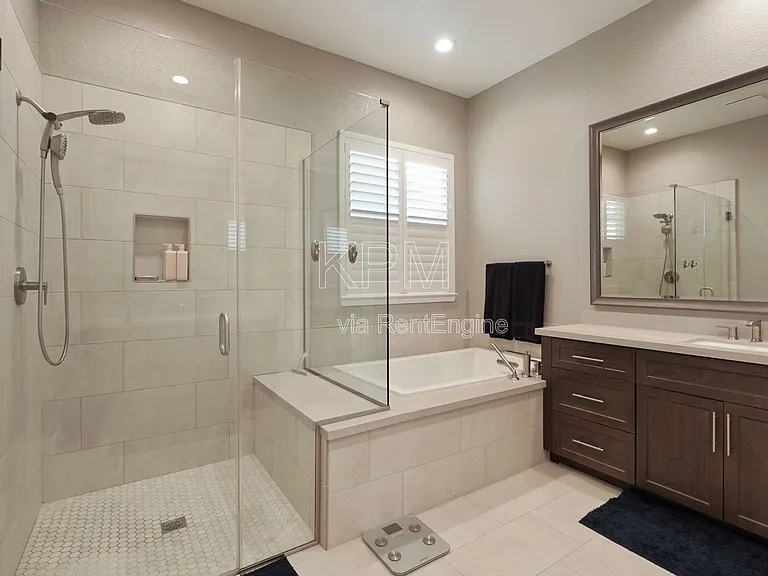 2933 Valencia St — Photo 31