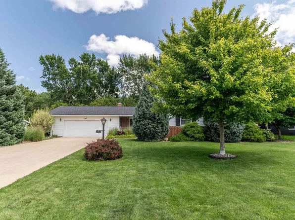 847 Lynkaylee Dr, Waterloo, IA 50701