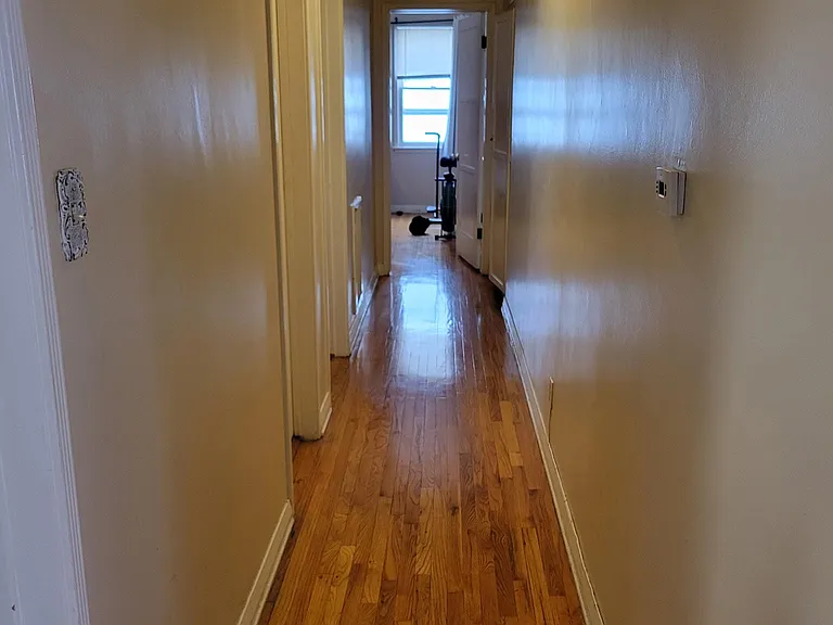 331 S Cochran Ave — Photo 5