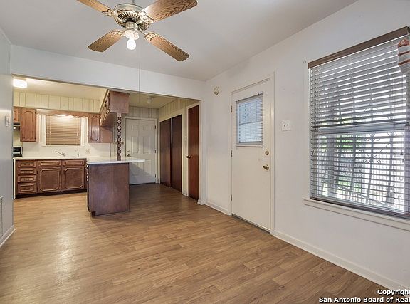 4th image of 207 Tuna St
