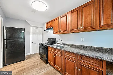 3 bed, 1330 sqft, $1,800 — Photo 3