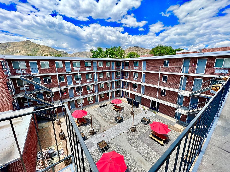 Experience community living in this delightful complex with stunning mountain views.