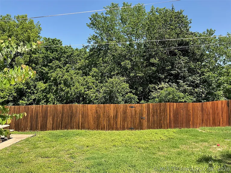 3209 Skylane Dr — Photo 26