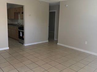 702 N 5th St #B, Belen, NM 87002