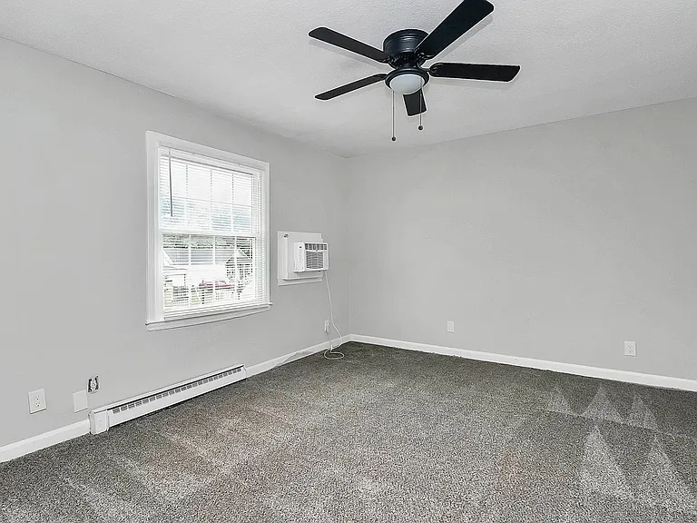 Thompson Place Apartments — Photo 21