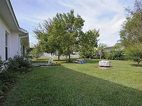 3rd image of 10029 Carole Pl