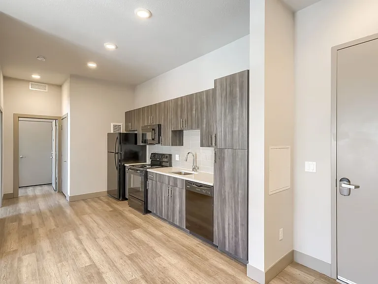 4923 King St — Photo 136