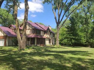 6304 Yucca Rd, Hutchinson, KS 67502