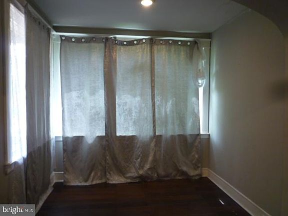 4th image of 5118 Harford Rd