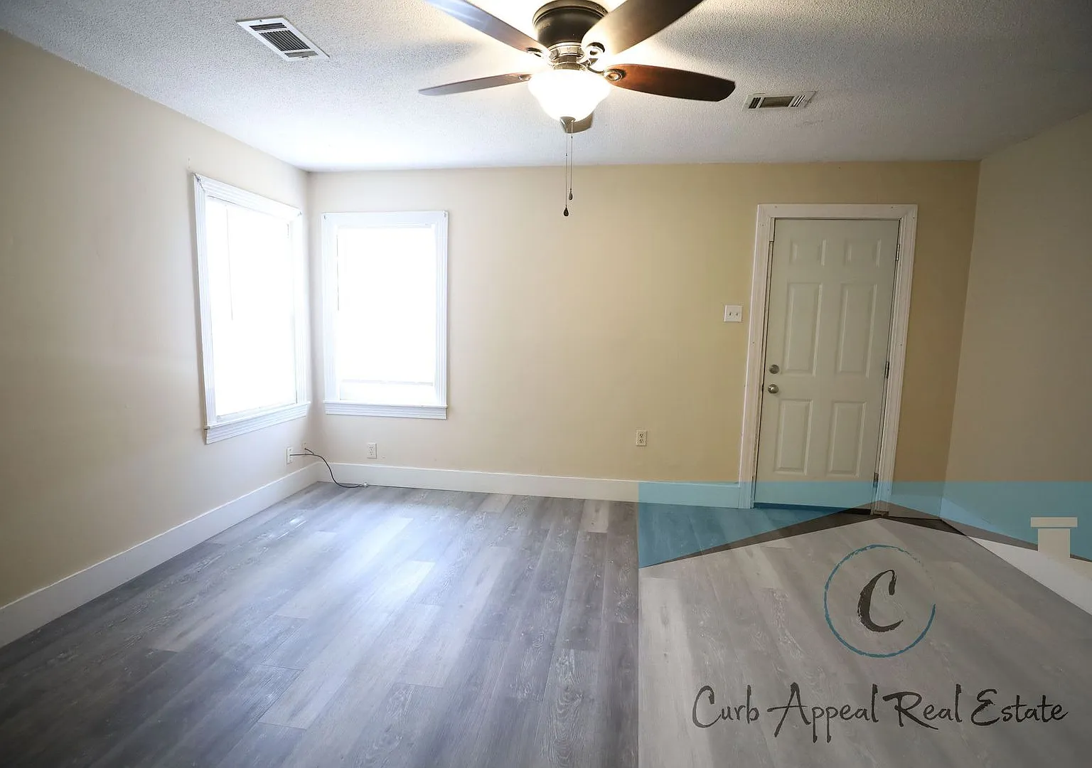 818 W Matthews Ave — Photo 4