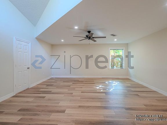 4th image of 4031 Leeshire Dr