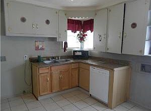5th image of 3667 Greenbriar Dr