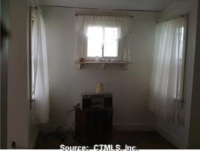 5th image of 34 Cape Ann Ct