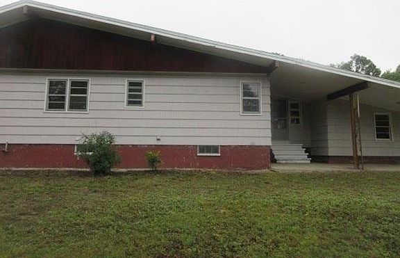 3rd image of 1 Oakhill Dr