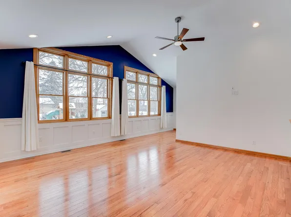 1123 Autumn St, Roseville, MN 55113