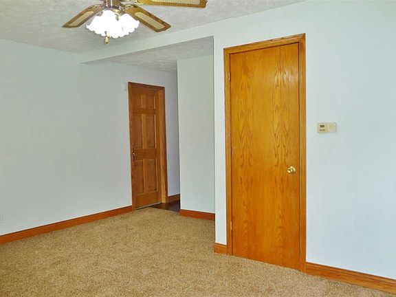 3rd image of 830 Evans Ave