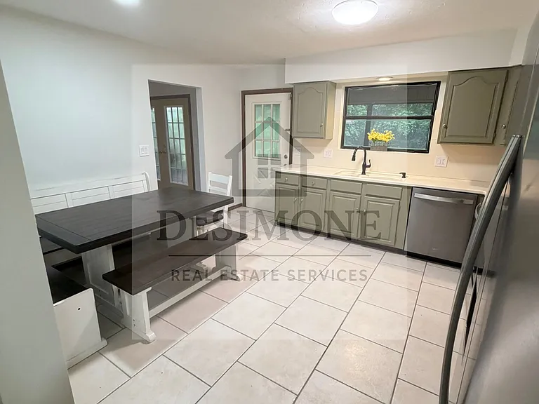 4530 SW 46th St — Photo 6