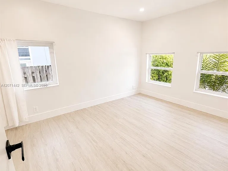 1508 Funston St — Photo 10