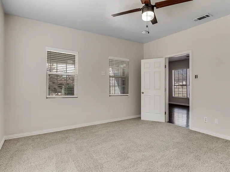 616 Wayne St — Photo 14