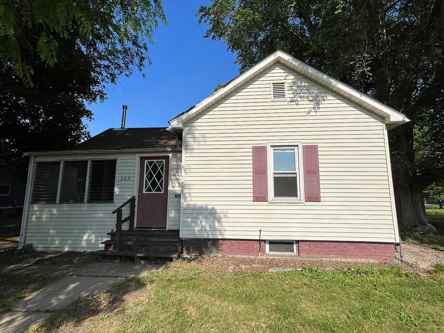 309 7th Ave, Mendota, IL 61342 Zillow