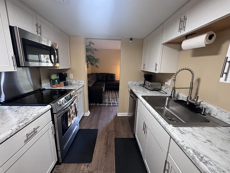 2638 King Ct — Photo 4