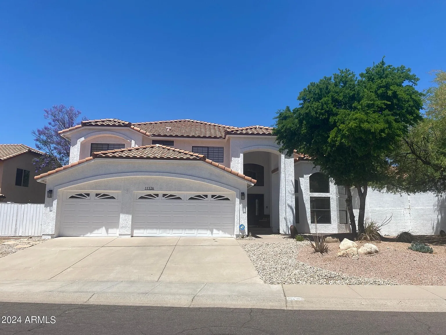 5 bed, 3.5 bath, 3720 sqft, $5,900 — Photo 1