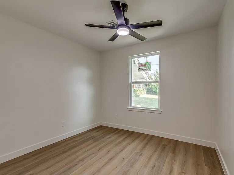 1723 W Park Pl — Photo 40