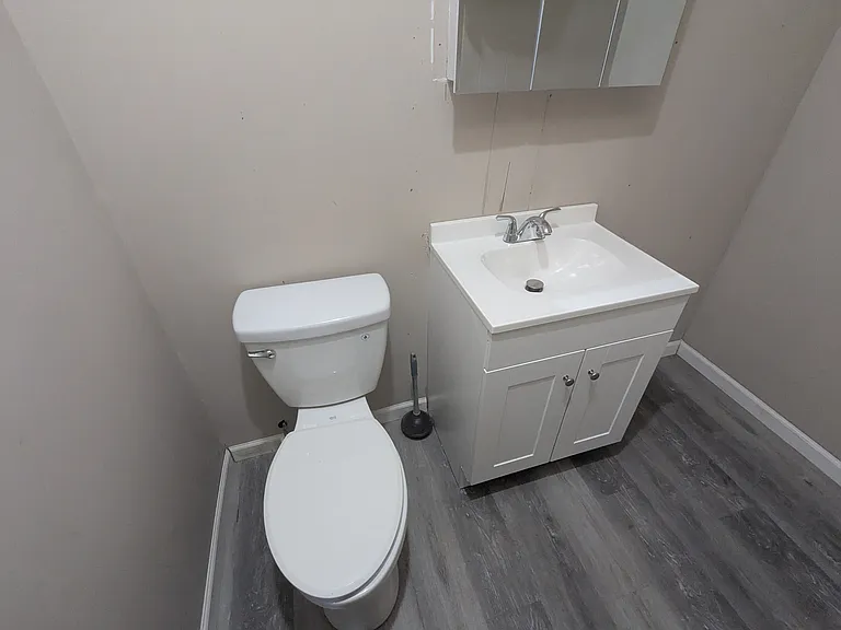 1131 Avenue C — Photo 6
